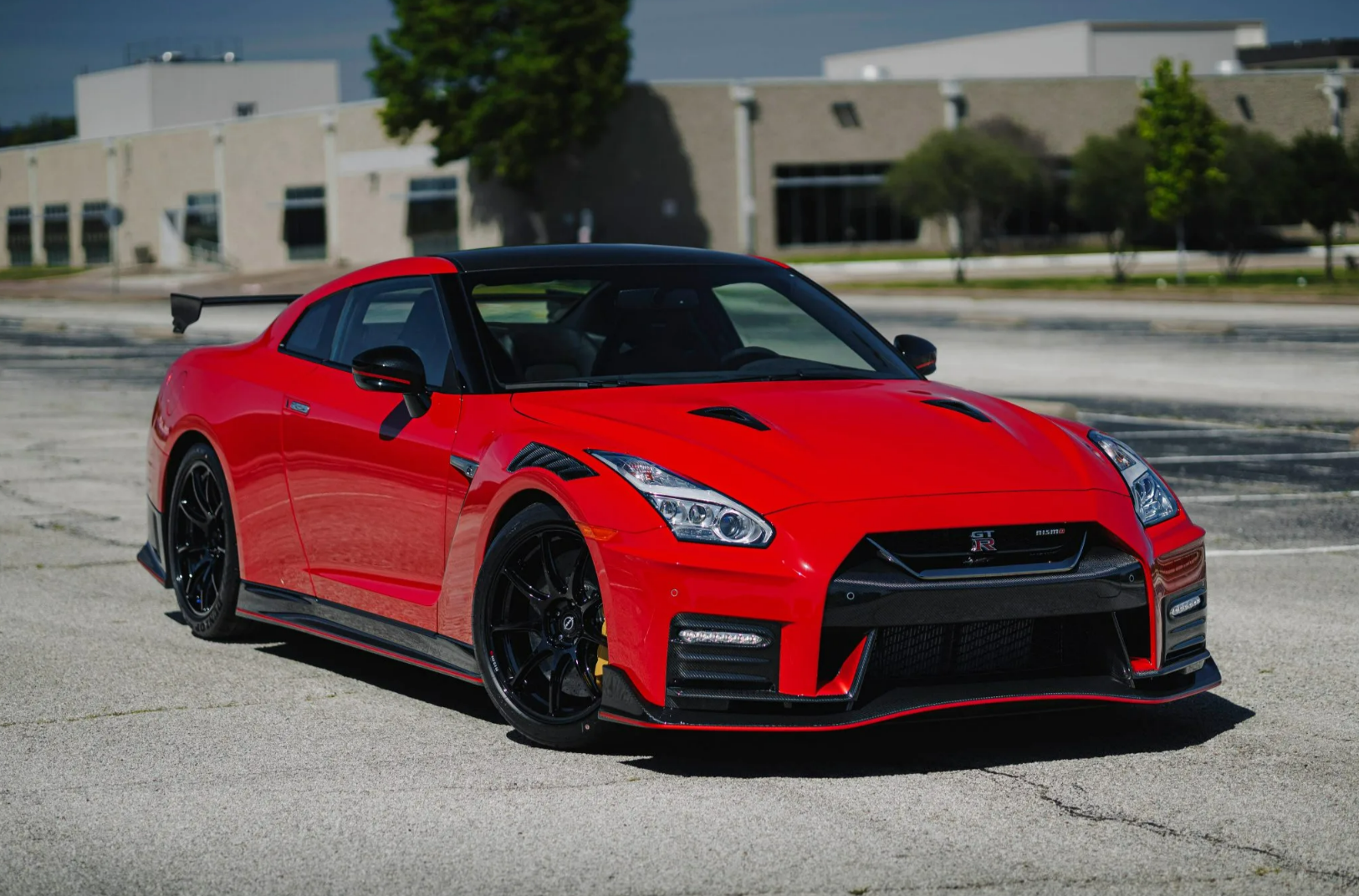 2023 Nissan GT-R NISMO - Interior and Features 